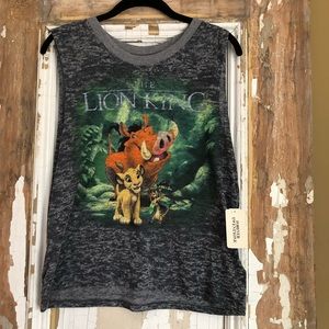 The Lion 🦁King sleeveless tee.